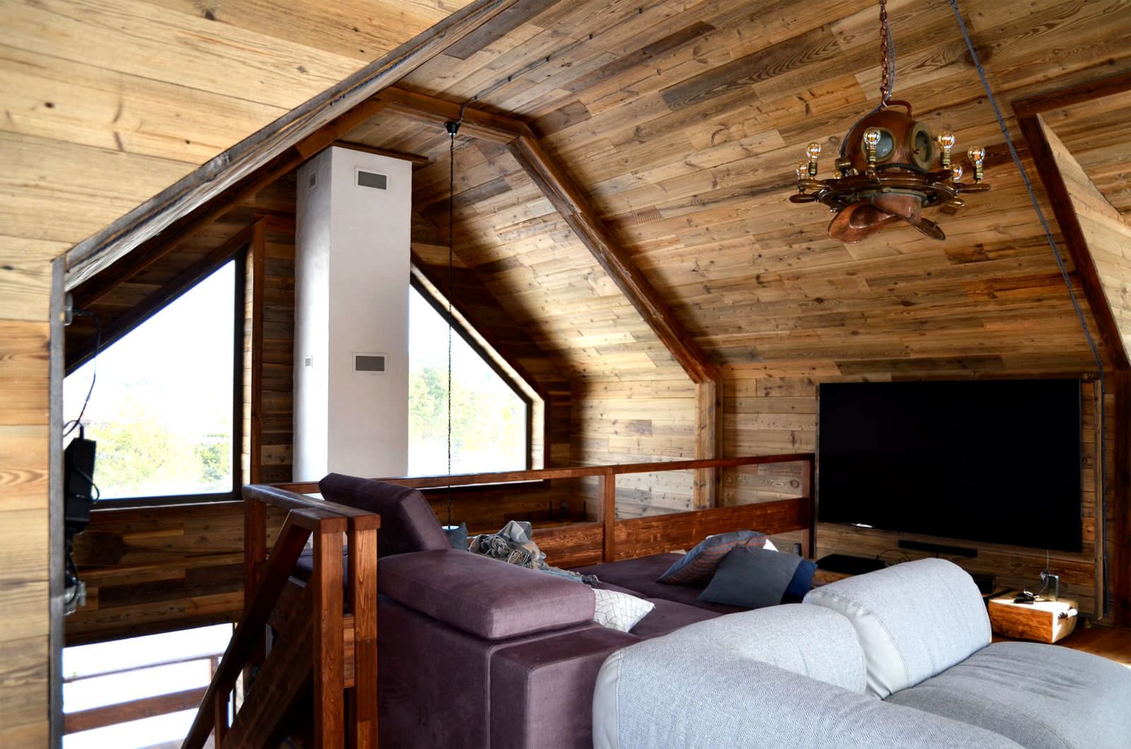 ВНУТРЕНЯЯ ОТДЕЛКА ДОМА В СТИЛЕ ШАЛЕ