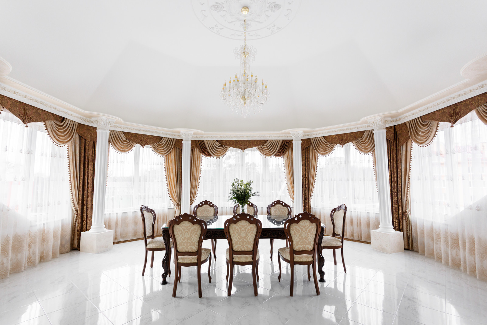 Дом в Дворцово-замковой стилистике