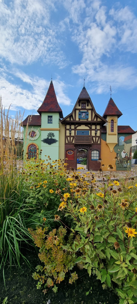 Малая архитектурная форма для декора в садовом центре.