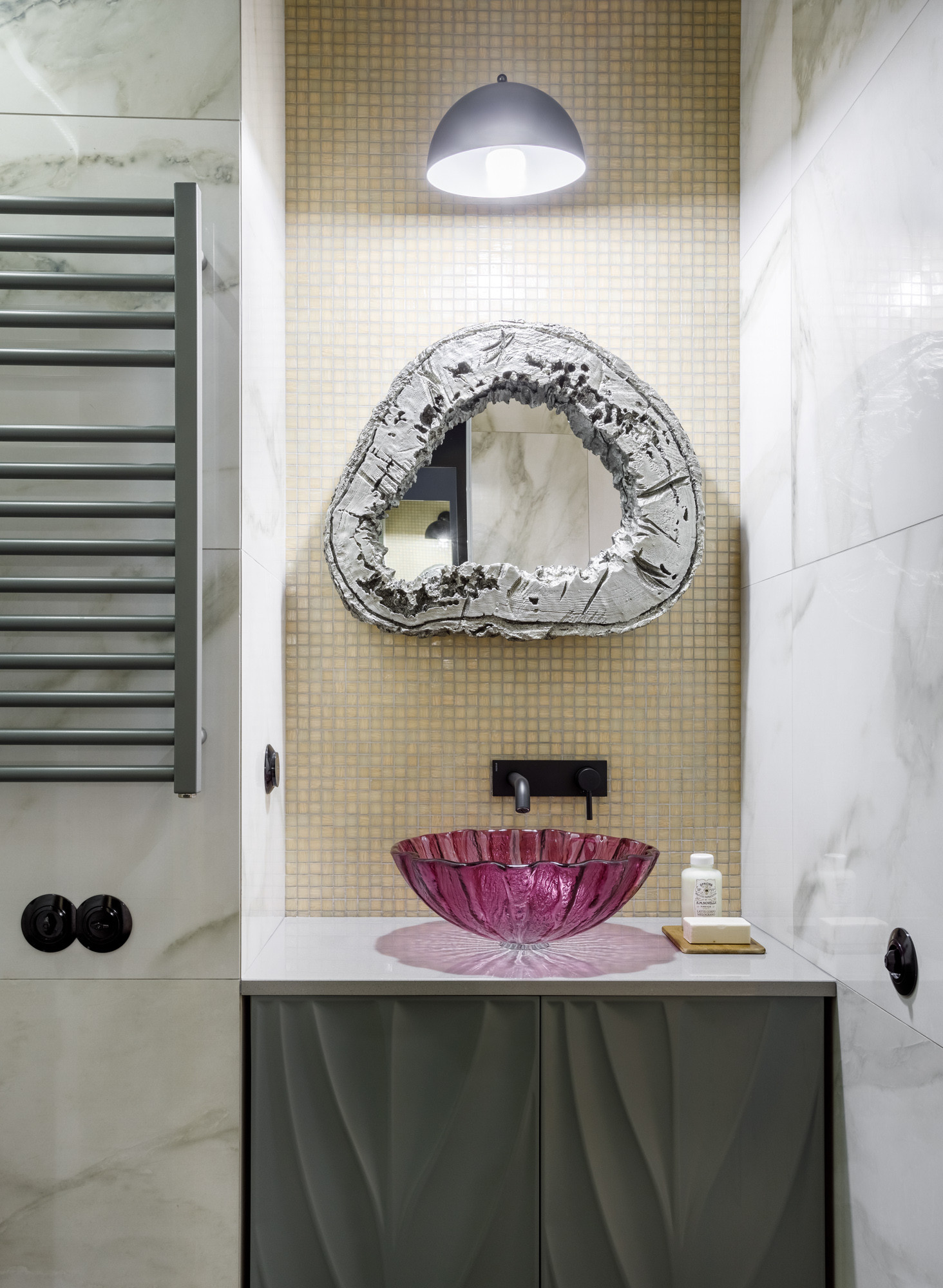 В гостях: Квартира дизайнера — с винтажным декором и сауной