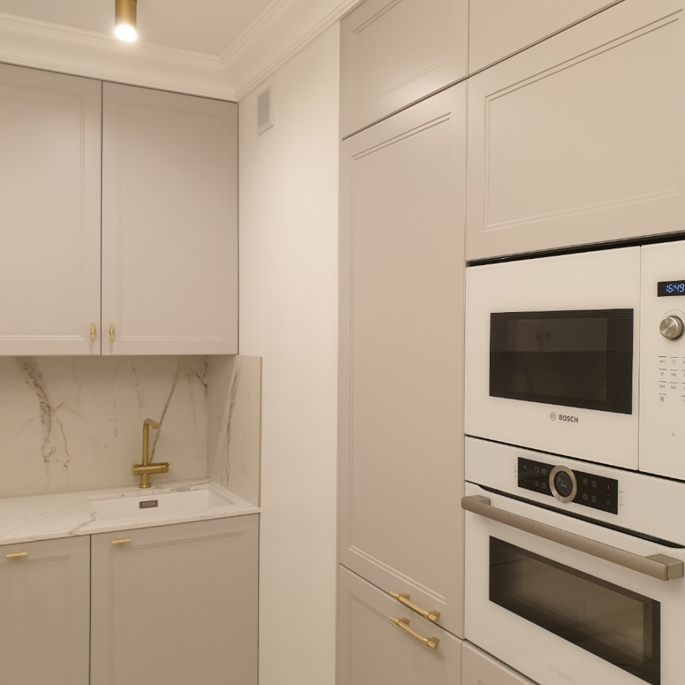 Powder rose neoclassic appartment