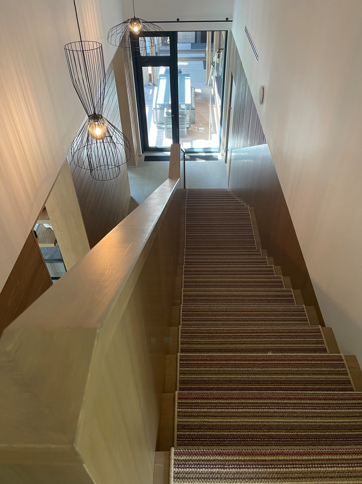 Лестница из массива лиственницы