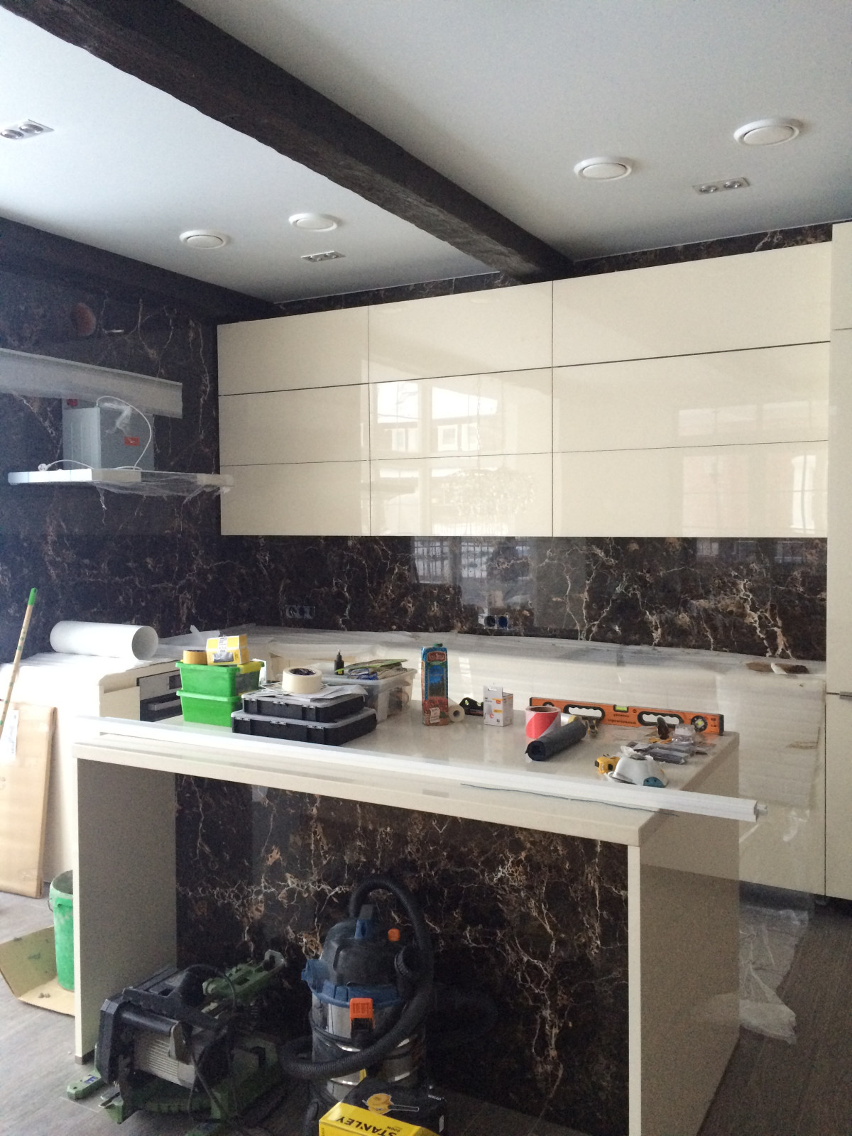 КП Бристоль, изделия из камня