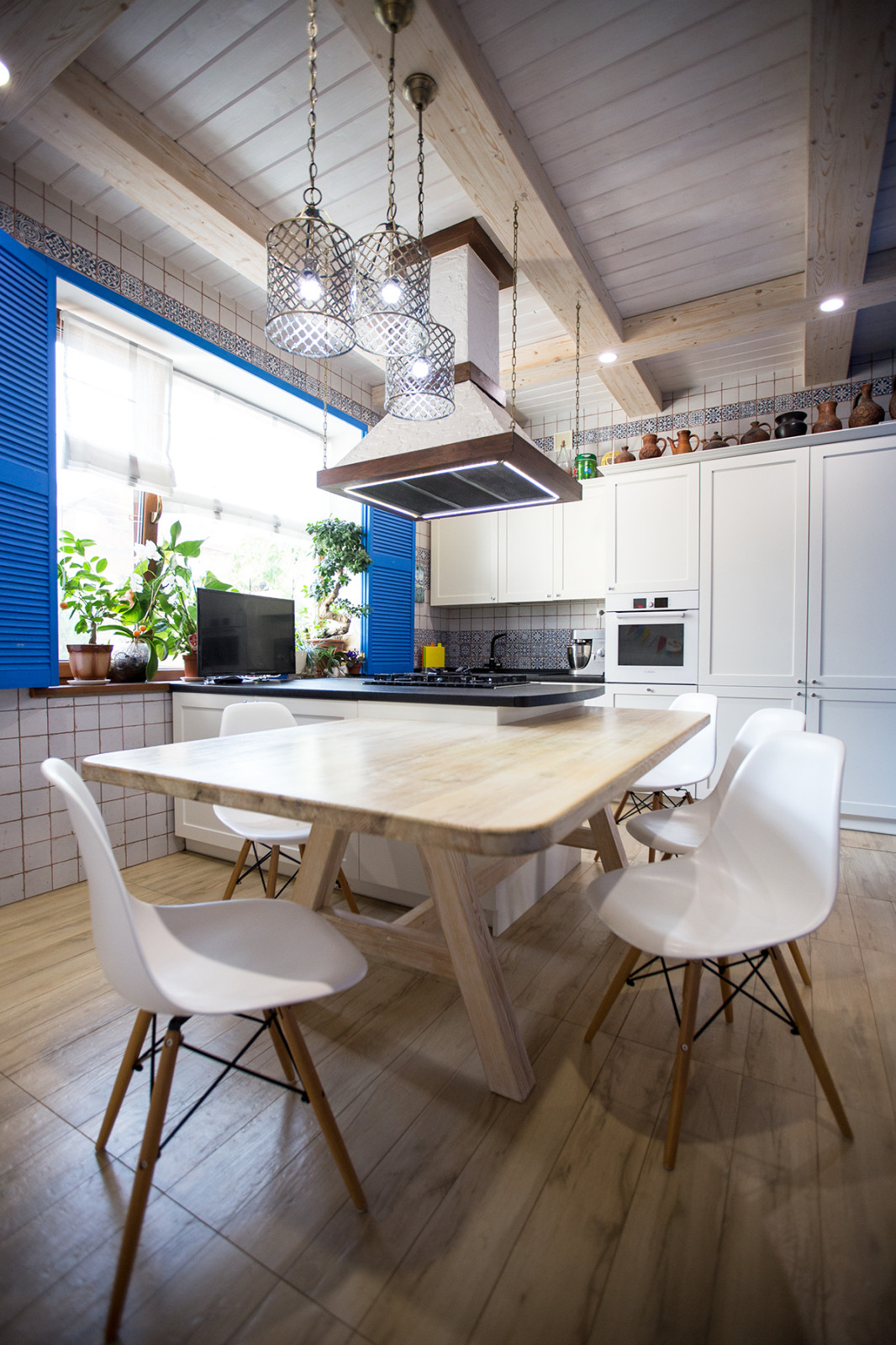 Интерьер загородного дома с греческими мотивами. Реализация