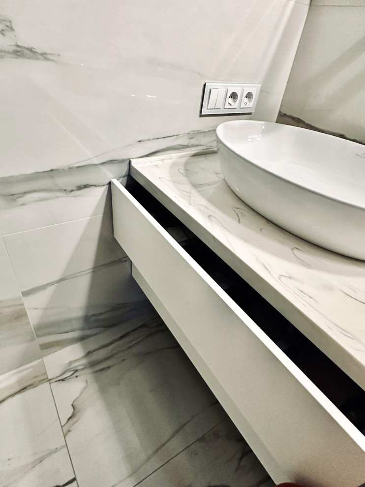 Навесная тумба в санузел.