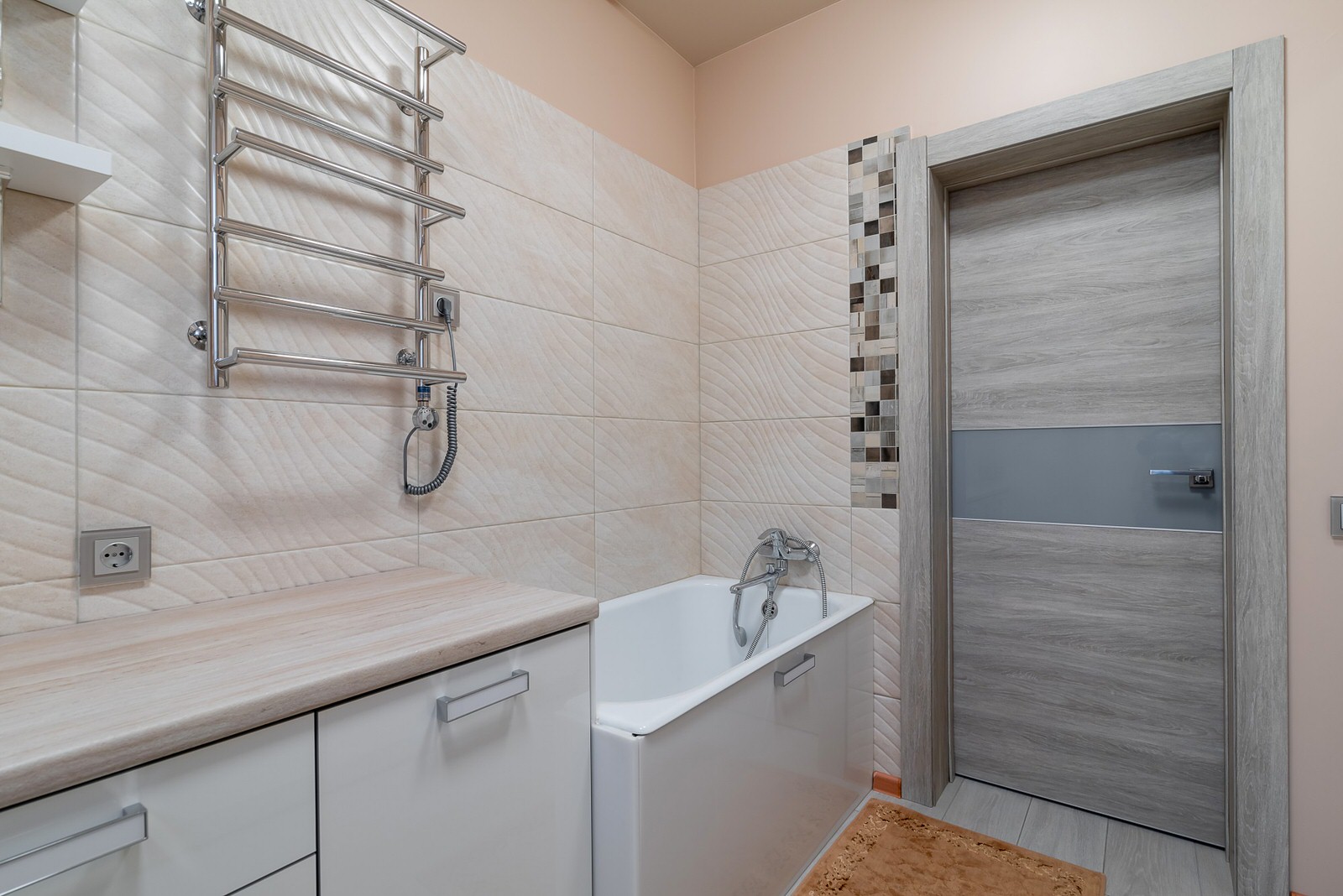 Дом с ирисом