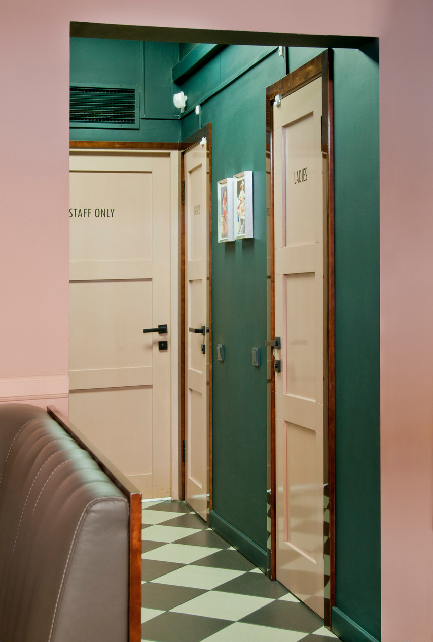 Цветная и фактурная метаморфоза  News Cafe в Минске