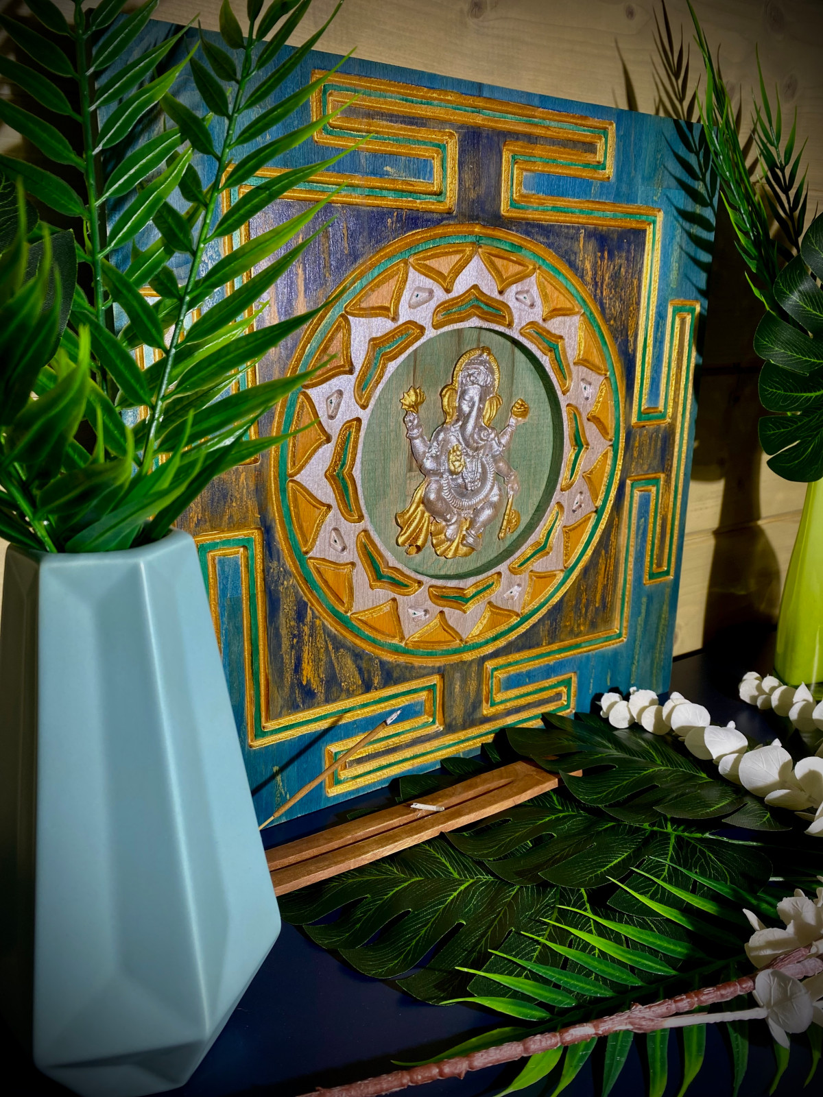 Обложка проекта: Индийское панно из дерева Ганеша