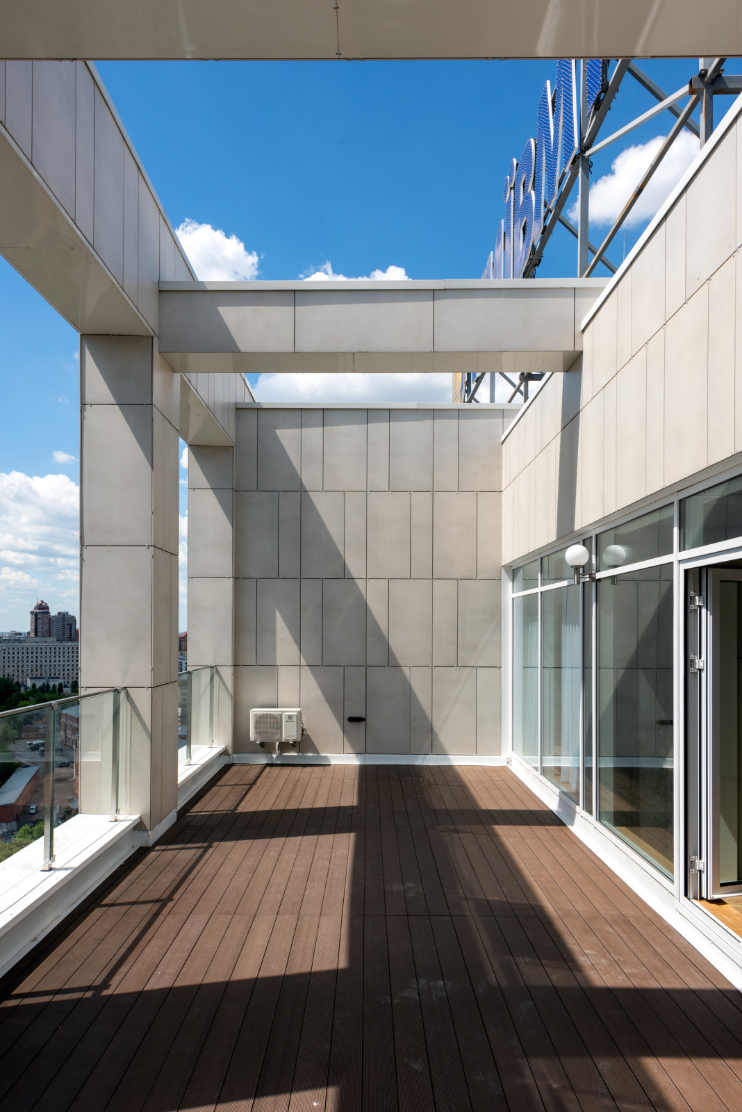 Двухуровневая квартира 130м2 с террасой и панорамным видом