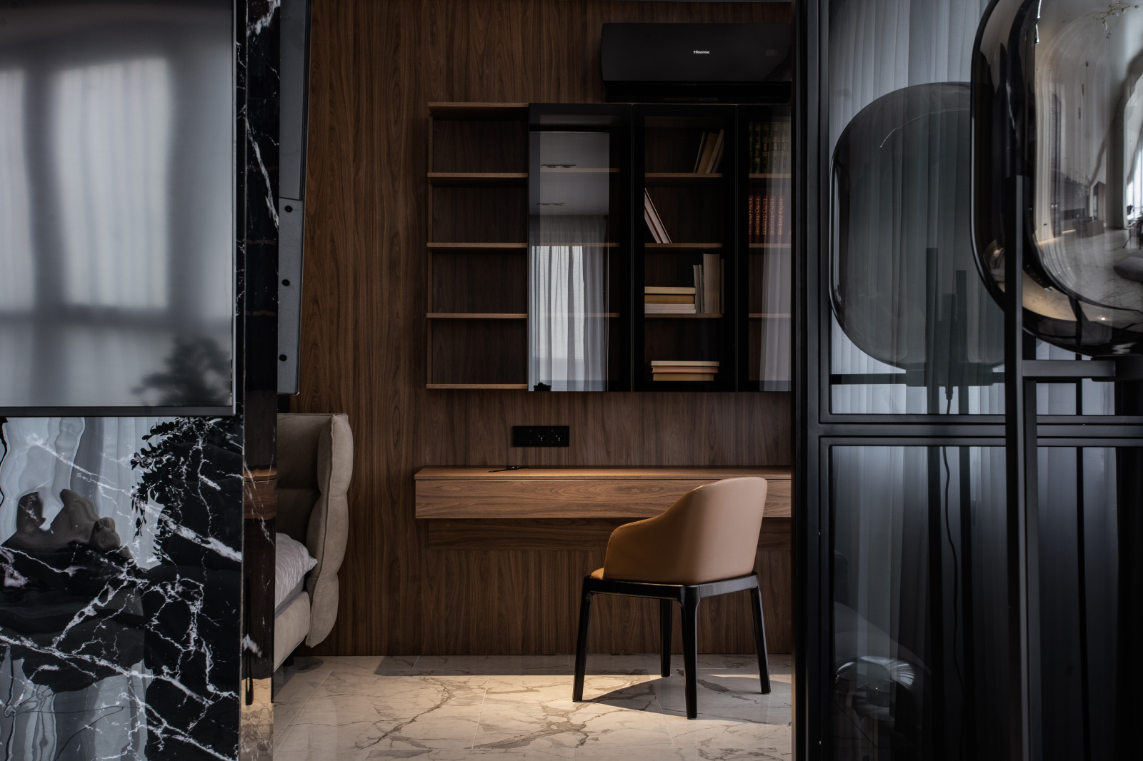 №6. ЖК на Декабрьских событий.