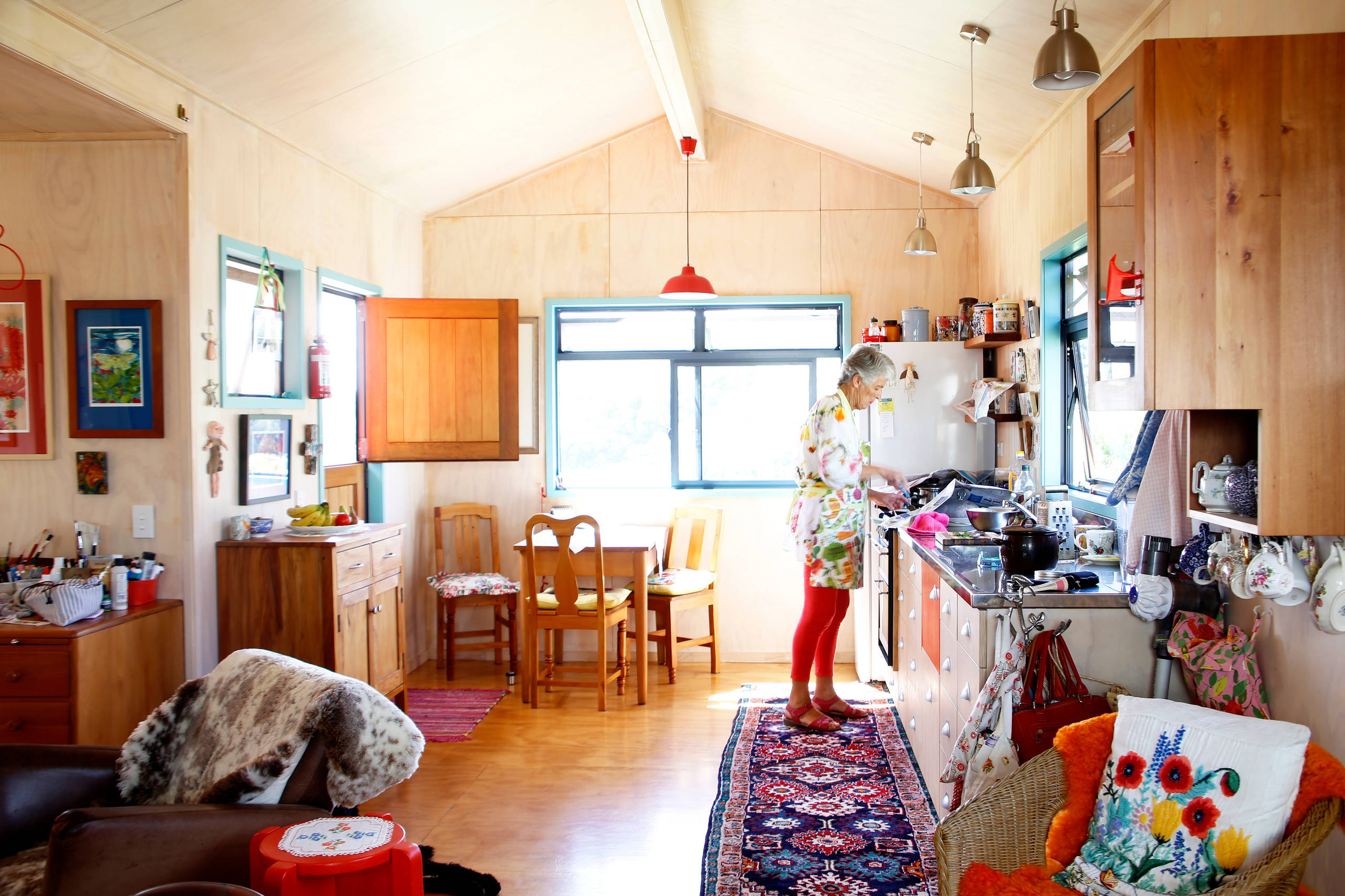Houzz Новая Зеландия: Яркий дом с цветными рамами
