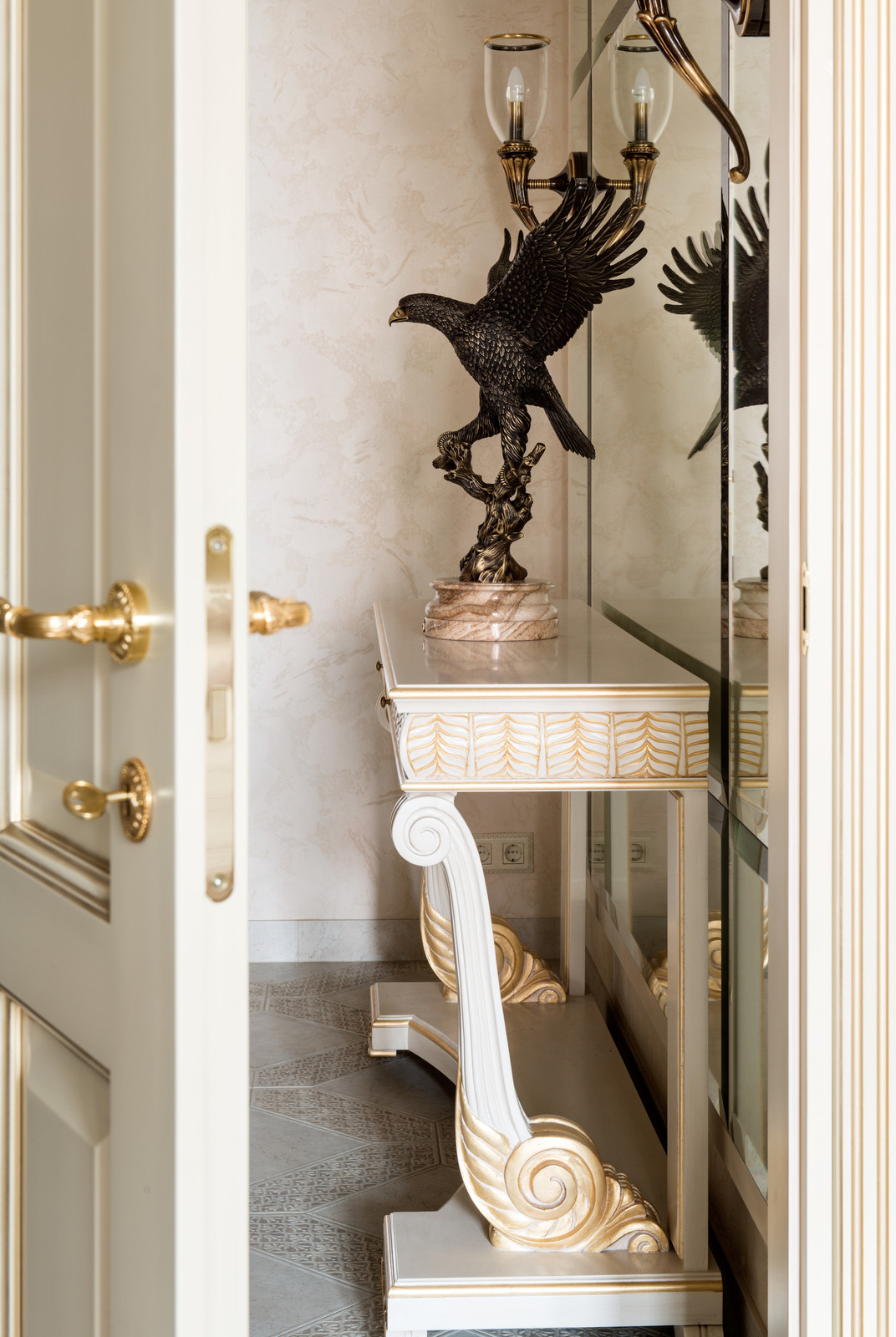 Квартира 120 м2 в ЖК "Соловьиная роща" в районе Куркино, Москва