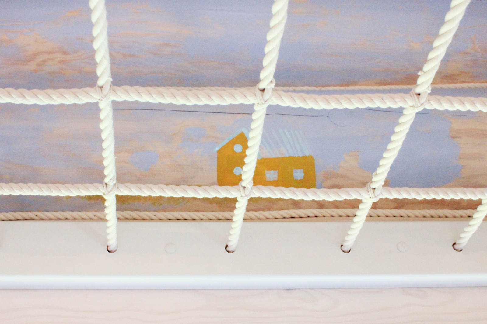 Игровая детская в бревенчатом доме