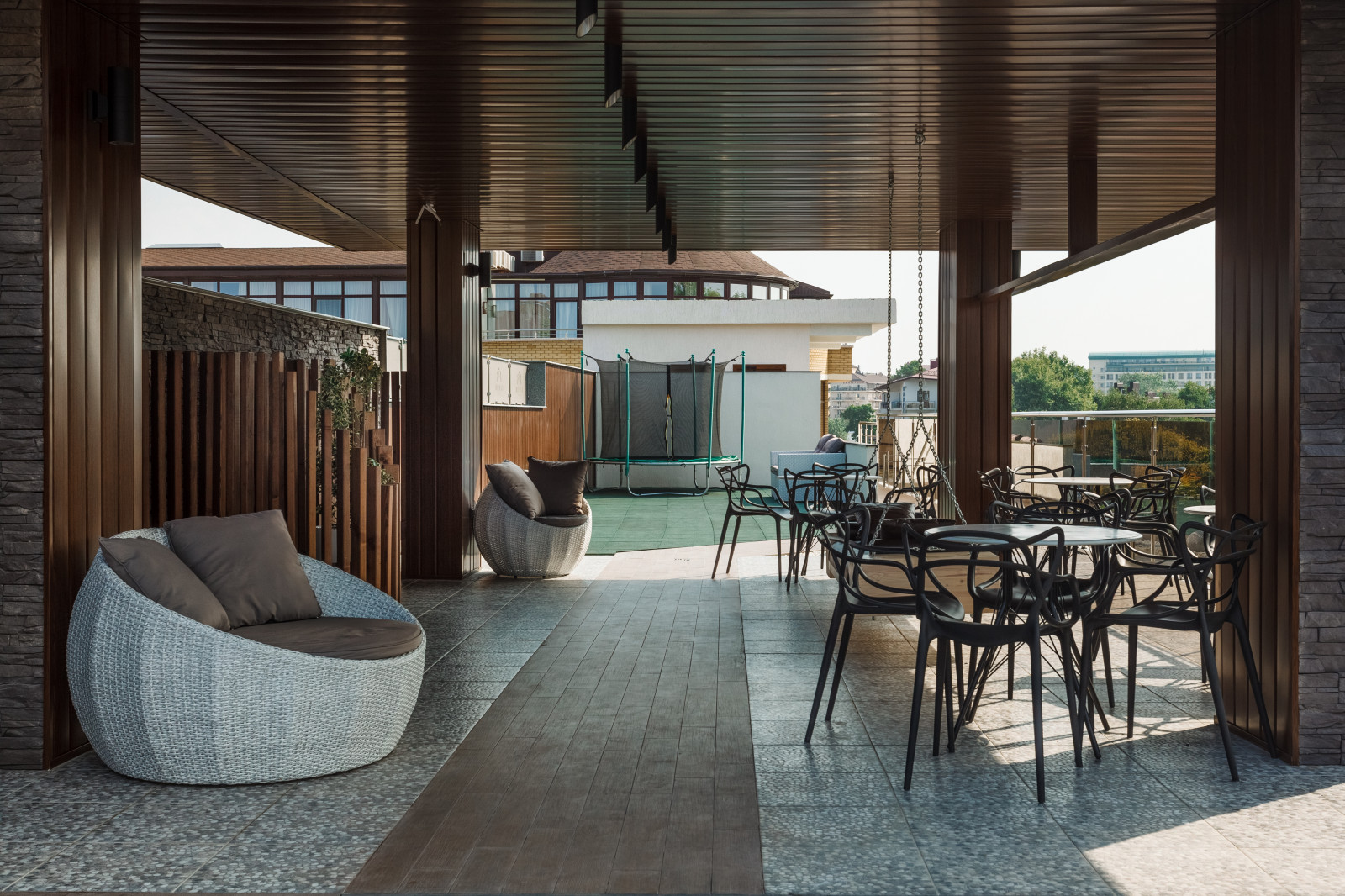 Лаунж зона на крыше.