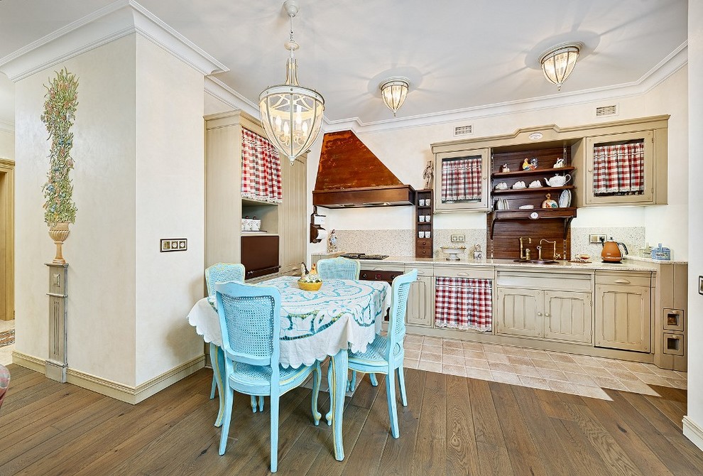 Антикварная история