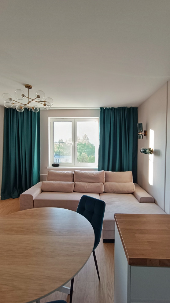 Колпино, квартира для семейной пары с маленькой принцессой