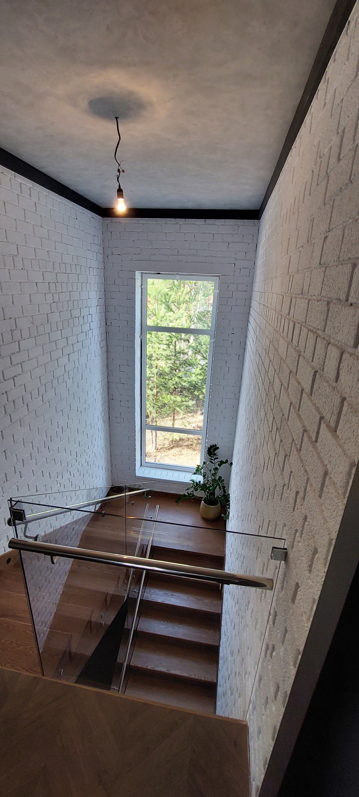 Лестничное ограждение из стекла.