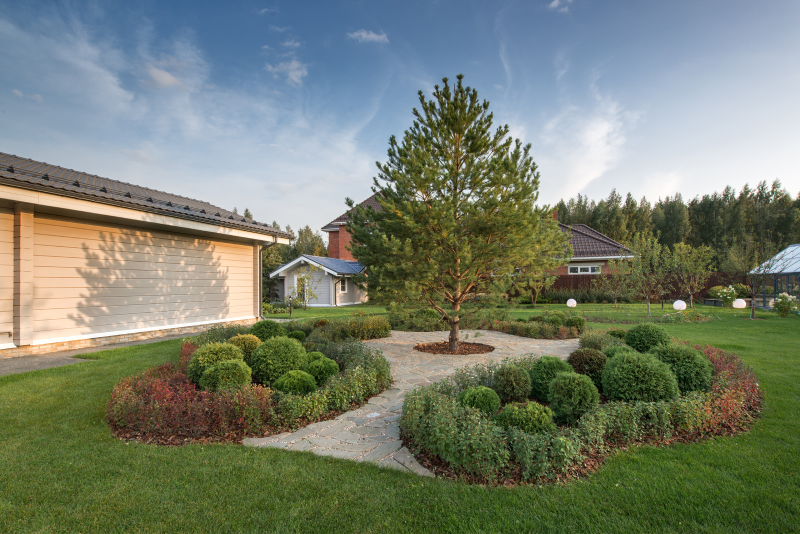 Обложка альбома: клумбы