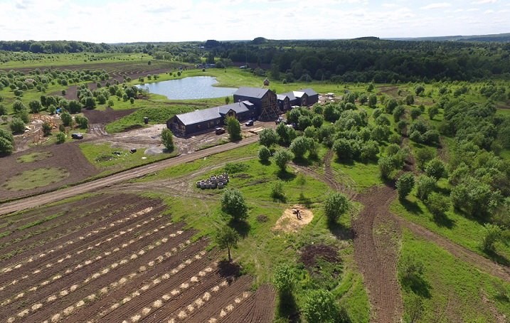 Портрет: Гостиница-теплица и архитектурные «чудеса» парка «Ясно Поле»