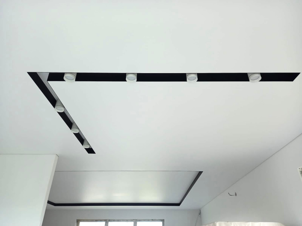 Демпферные натяжные потолки Slott: светов. линии, трековое освещение, ниши Slott