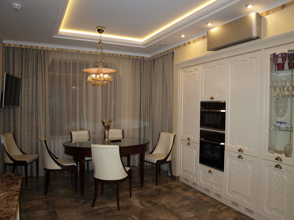 Дом на склоне холма