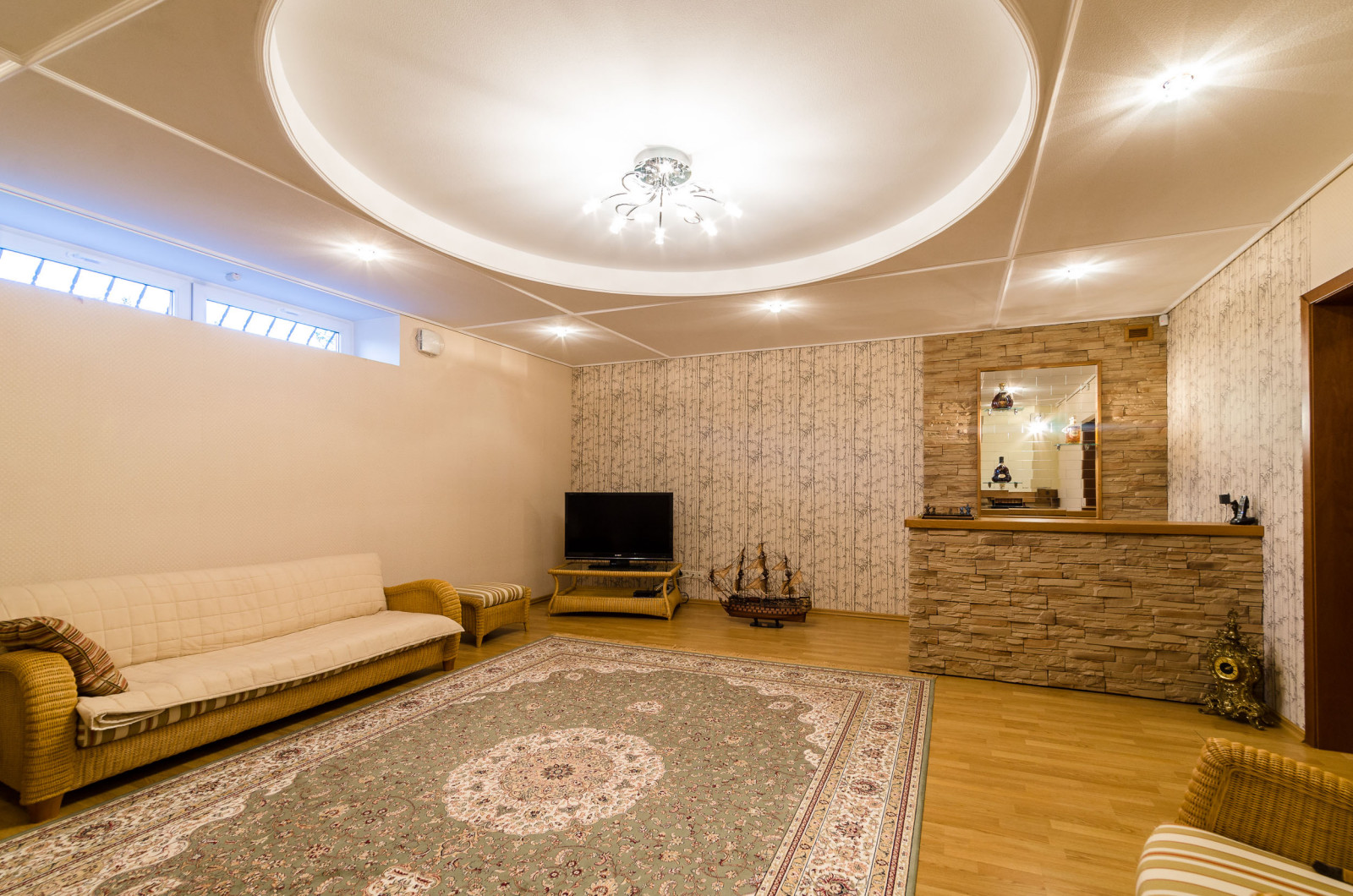 ОЧЕНЬ БОЛЬШОЙ- ШИКАРНЫЙ КОТТЕДЖ! В живописном месте, на берегу реки!