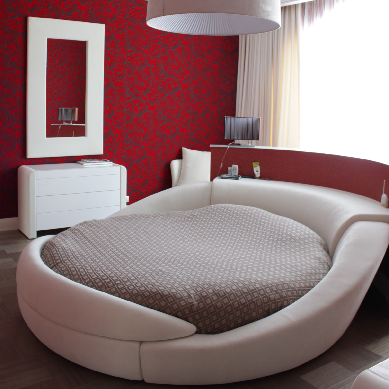 Реконструкция интерьера в загородном доме