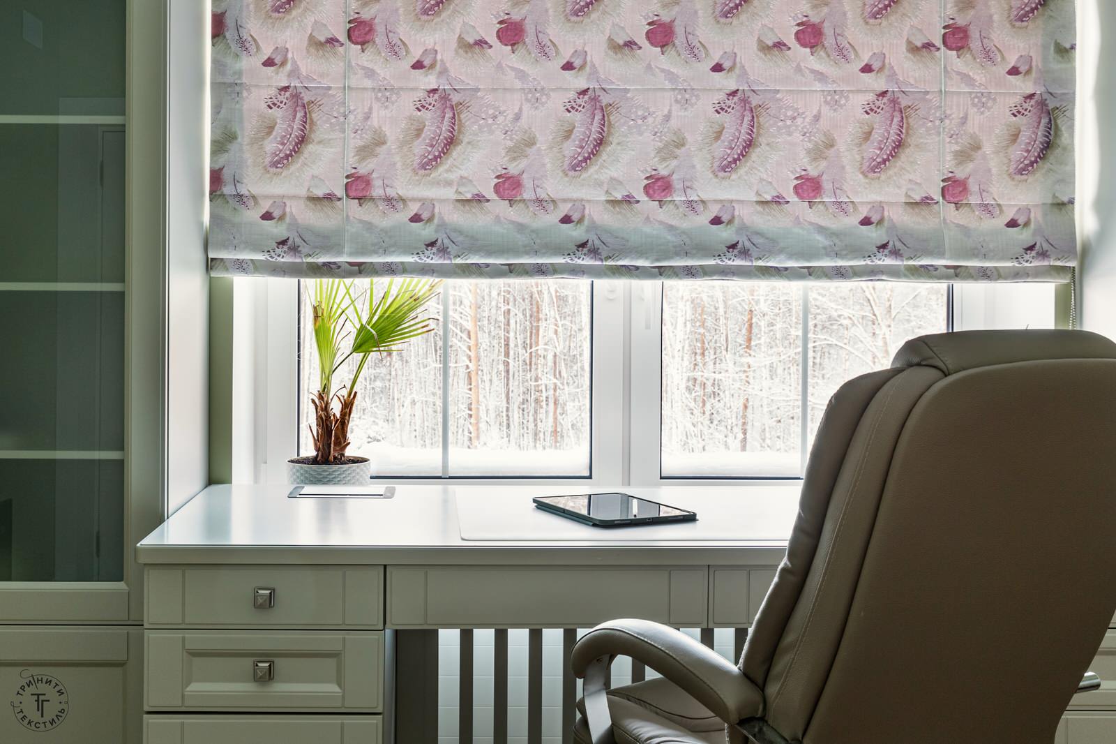 Уютное текстильное оформление загородного дома