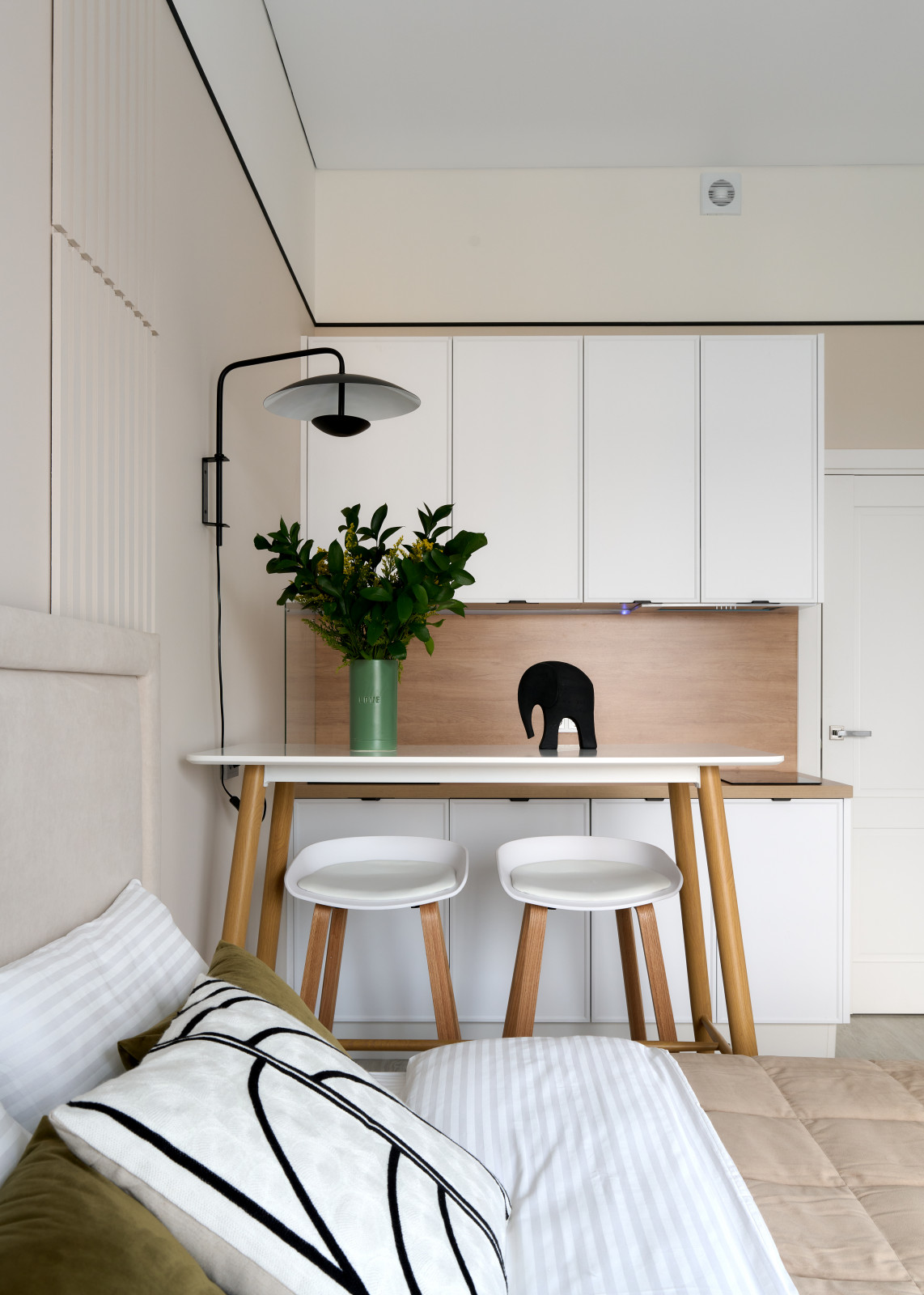 Квартира — студия по дизайн проекту Екатерины Тагировоq