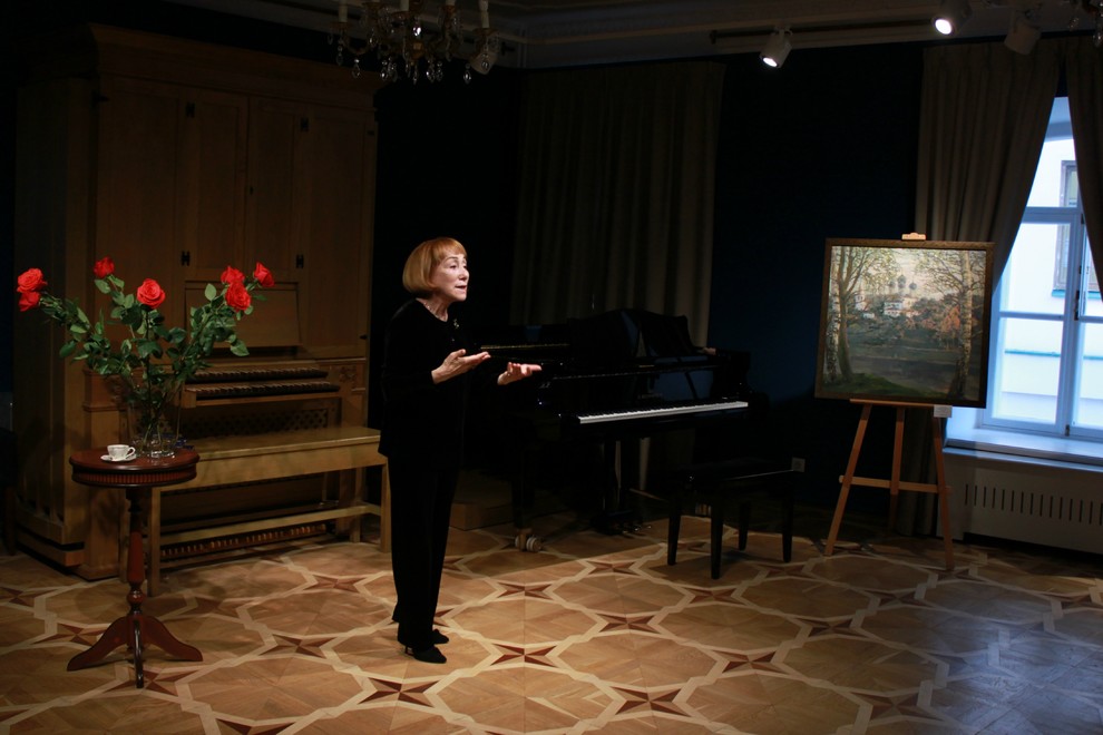 Выставка живописи "Подари мне сад ..."