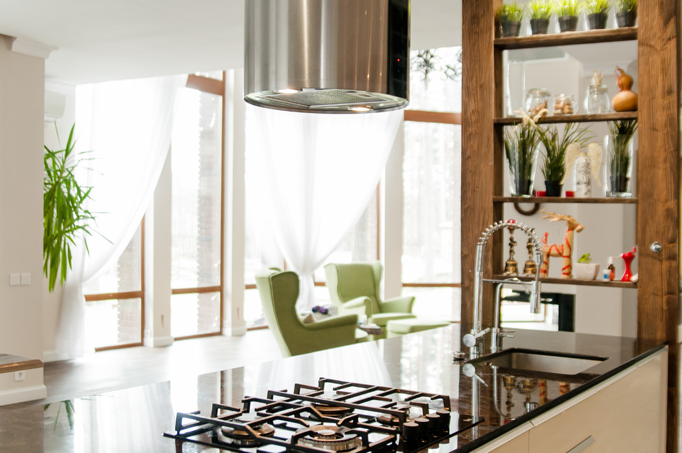 Кухня-гостиная загородного дома