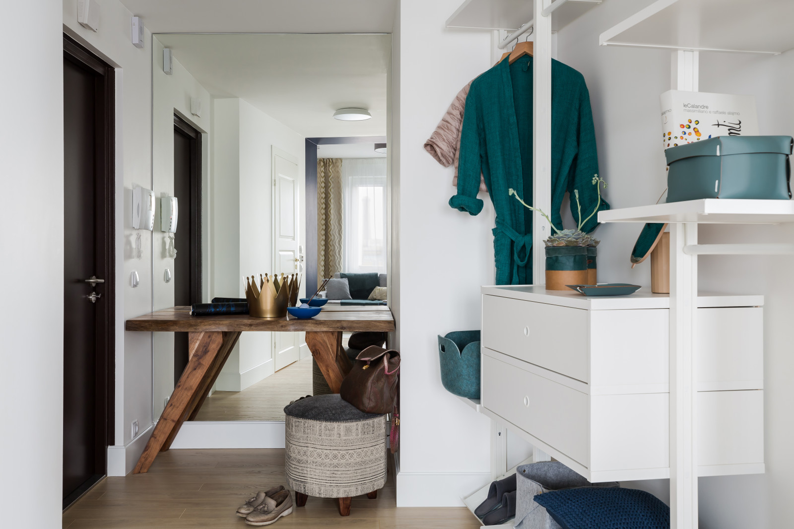 Обложка альбома: коридор