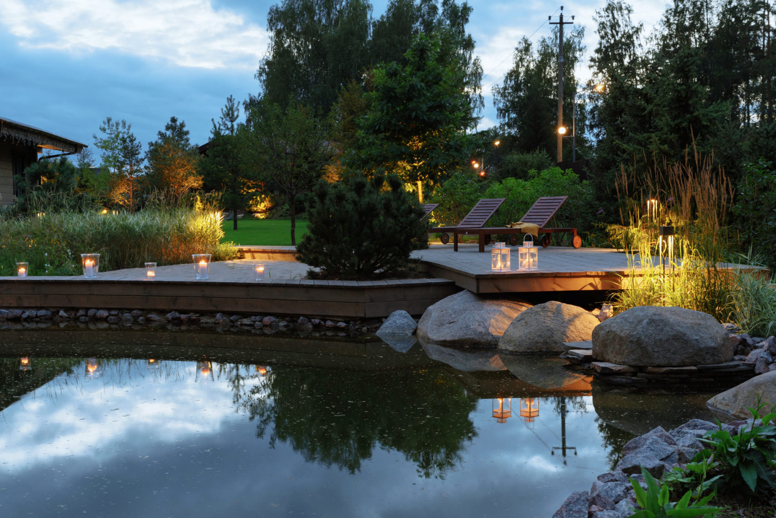 За тремя холмами