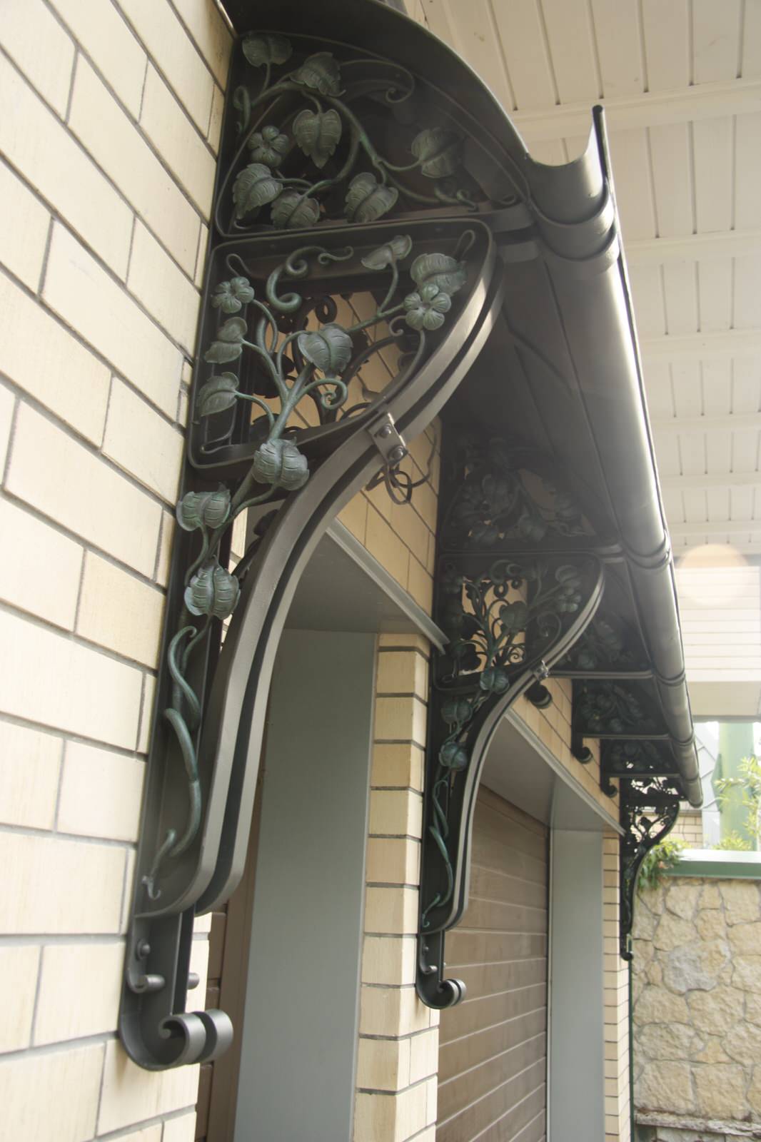 Кованые козырьки, навесы