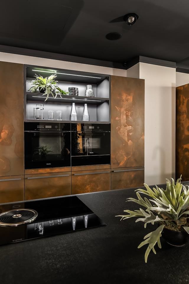 Реализованные нами проекты - кухня LEICHT STEEL | CLASSIC-FF