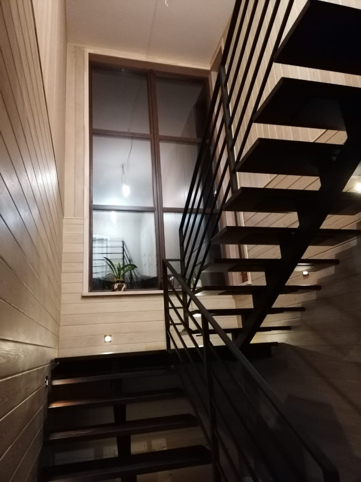 Лестница на стальном монокосоуре