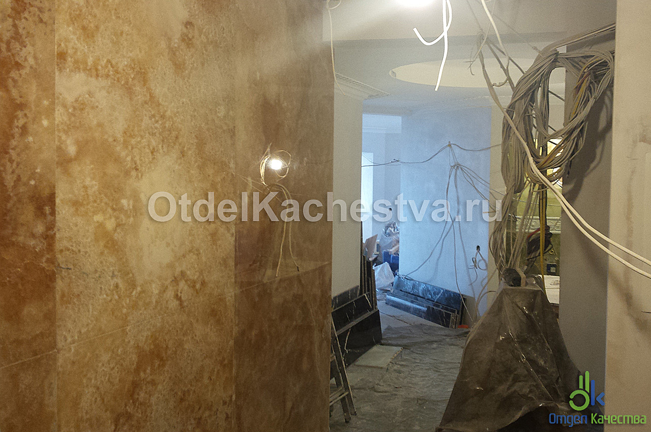 Укладка мрамора в холле