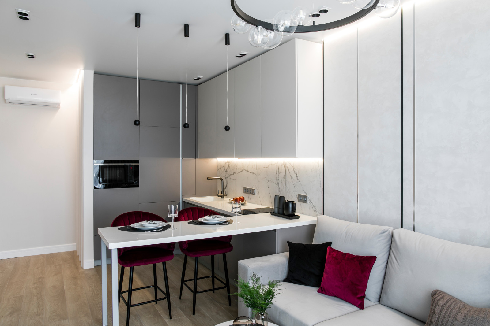 Однокомнатная квартира для молодой девушки. Ижевск, ЖК "Облака", 44 кв.м.