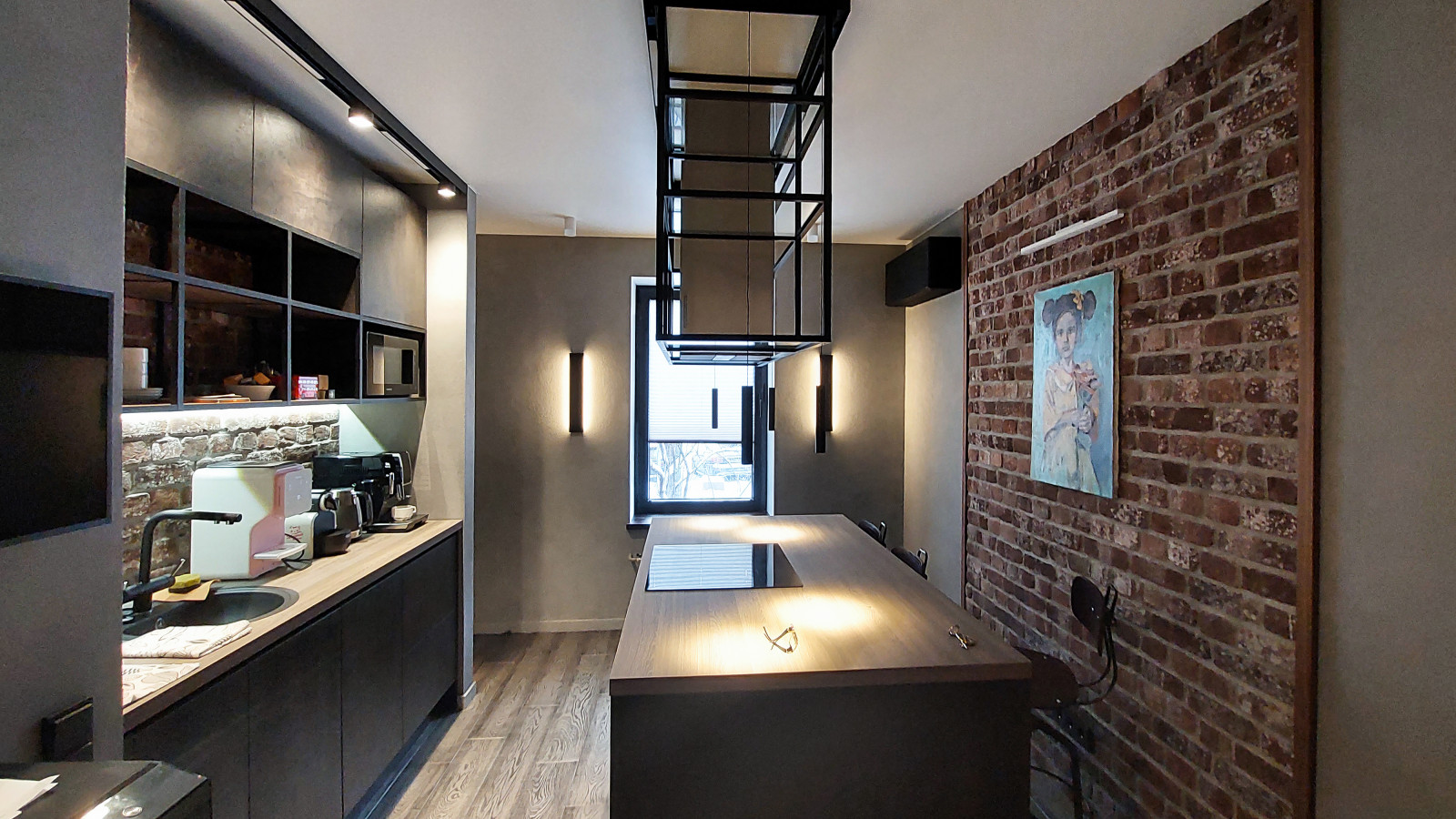 Квартира в Москве в стиле лофт, кухня, холл, санузел, кладовая. 2020 г.