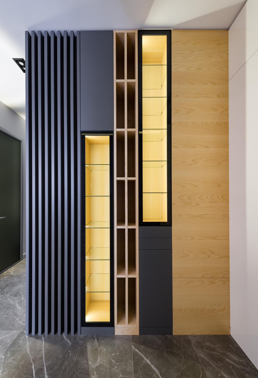 Шкафы и тумбы