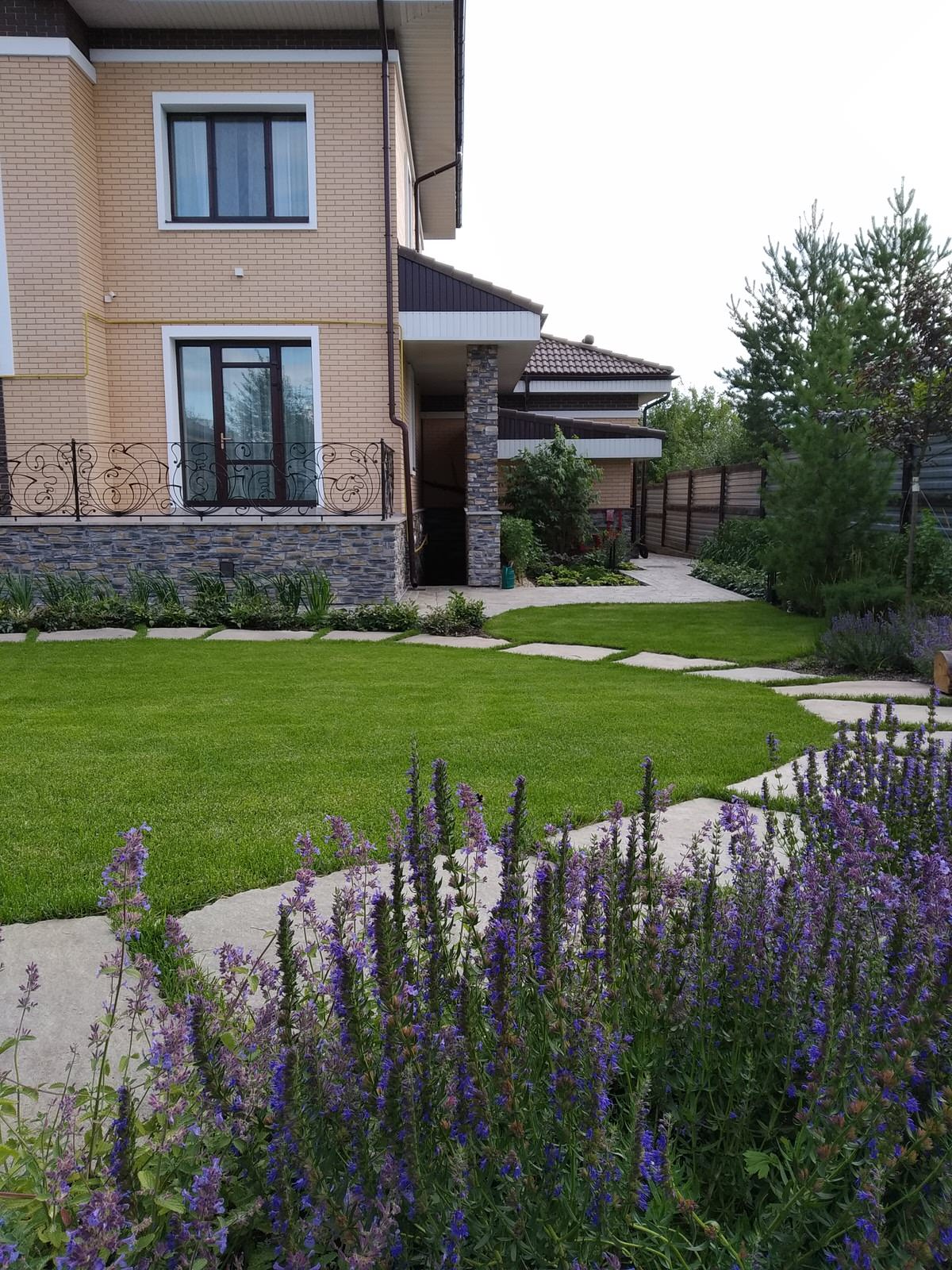 Сад с подпорными стенами