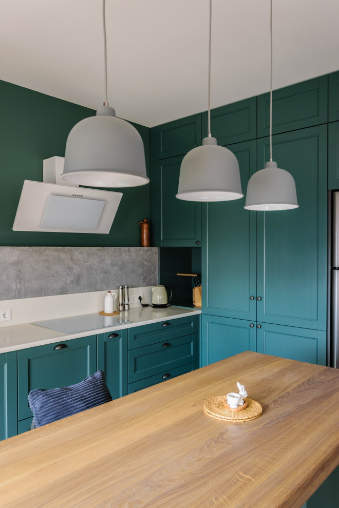 Пыльно-зеленая кухня