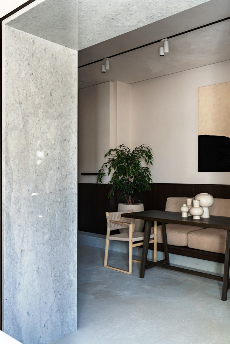 Софт-минимализм на мраморной кухне