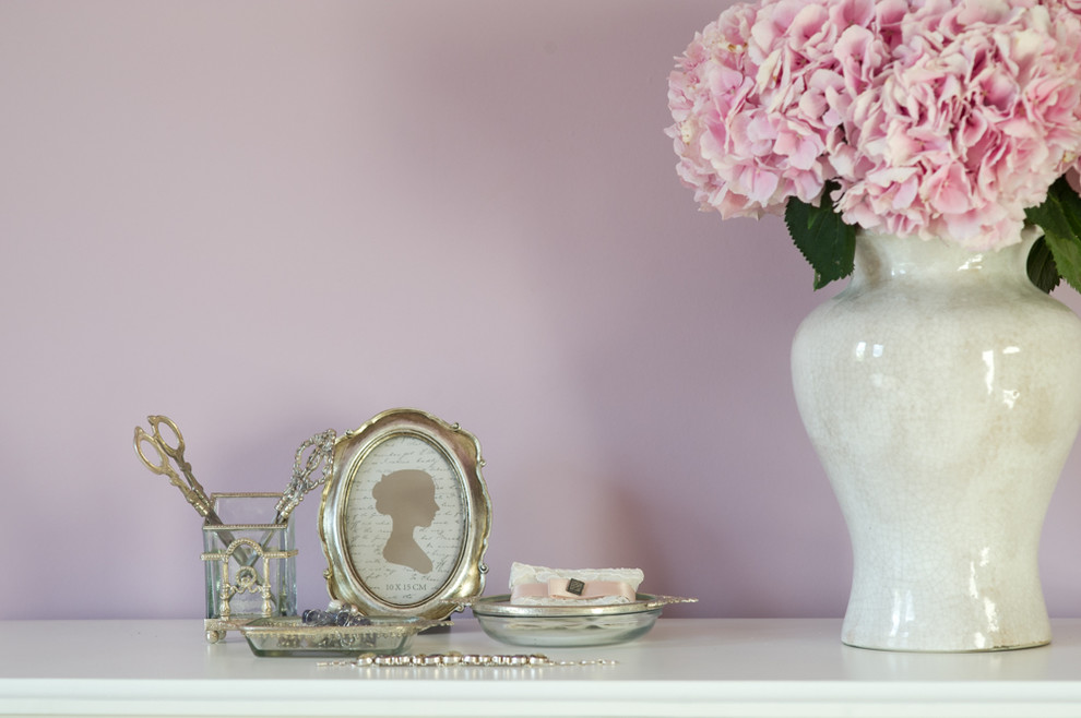 Как из фоторамки сделать необычный аксессуар для украшения дома?