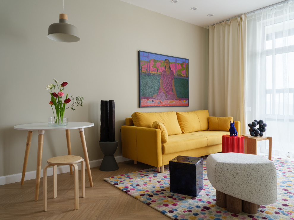 Небольшая яркая квартира