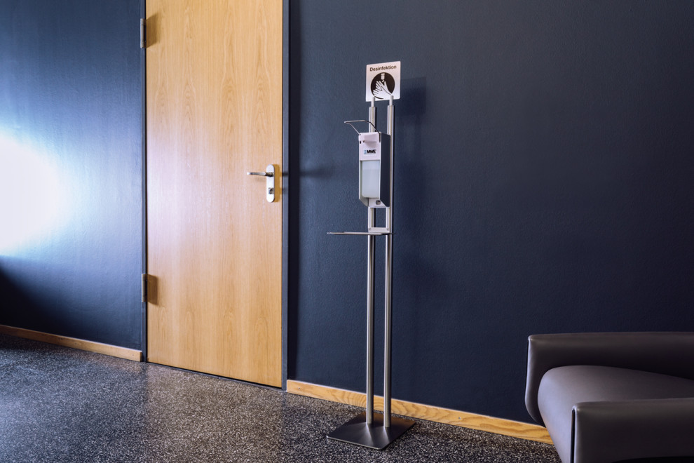 Диспенсер для антисептика, напольный. Материалы: латунь и нержавеющая сталь!