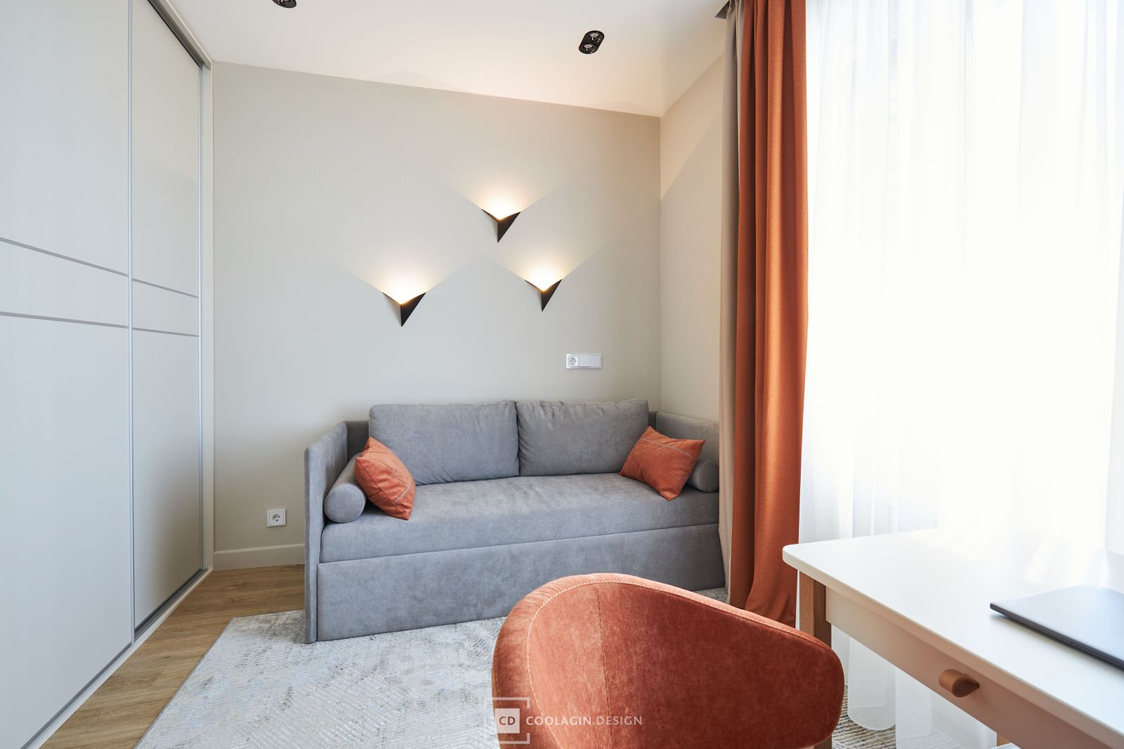 Двухкомнатная квартира с большим угловым окном