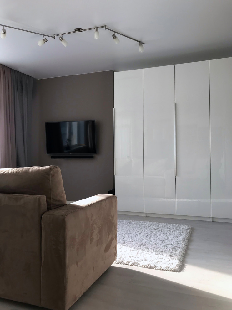 Однокомнатная белая студия