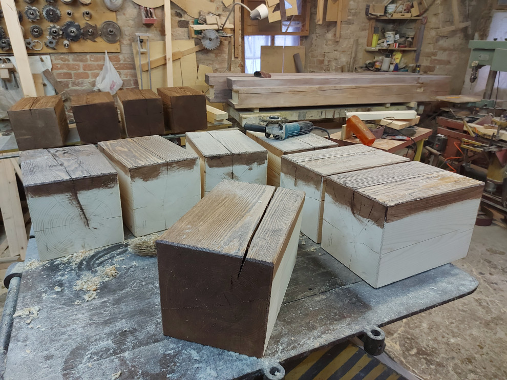 кровать из крупного бруса