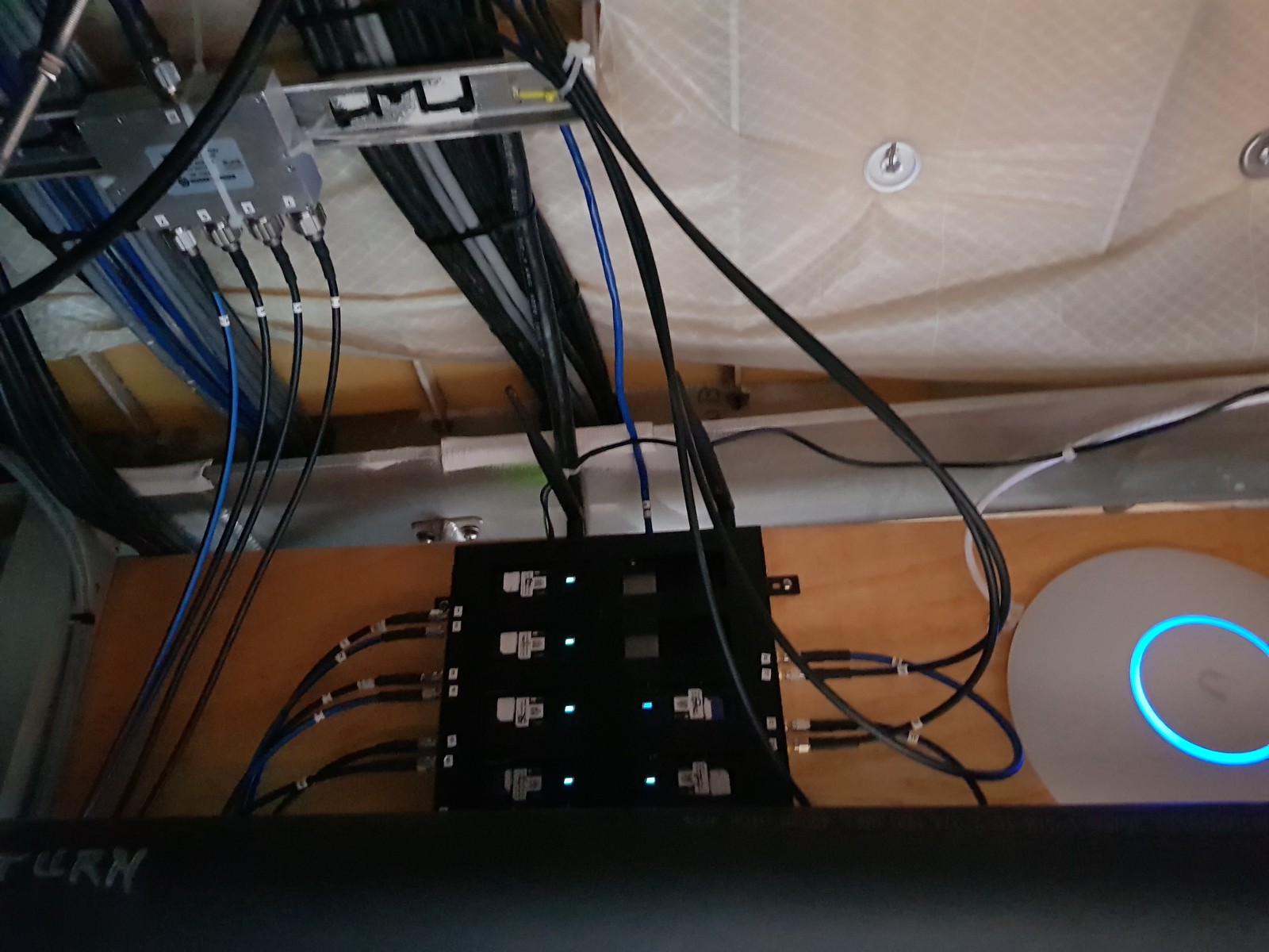 Обложка проекта: Модернизация мультимедиа систем на Мега яхте Waverunner 41метр